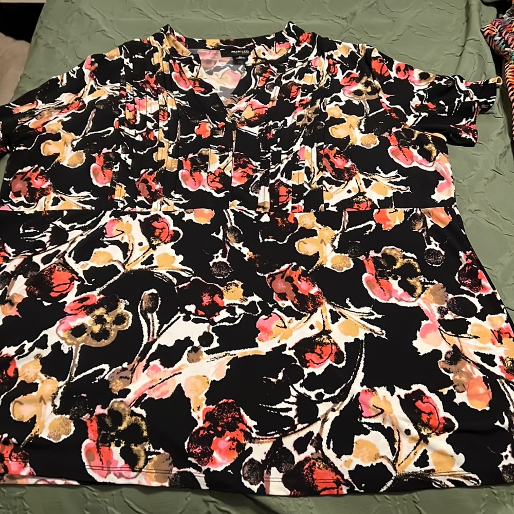 Short sleeve polyester blouse
